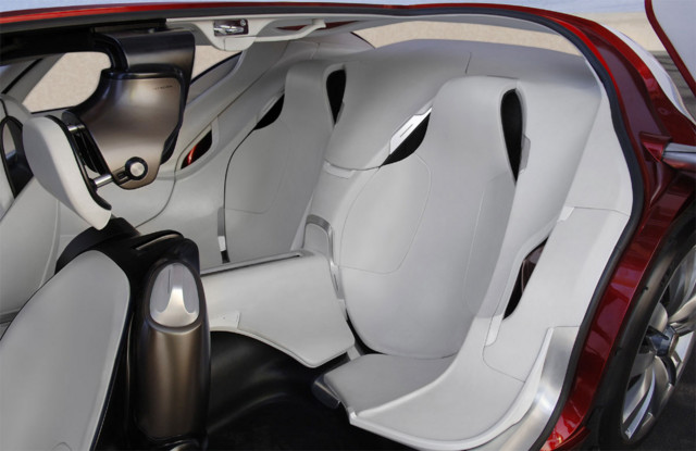 C-Metisse backseat