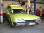 N� blir det spennende om vi f�r plassert labbene under bilen
